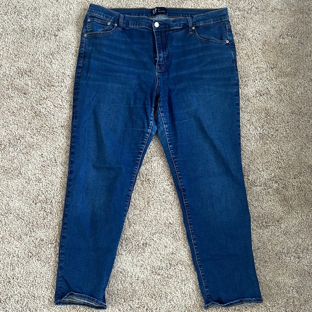 Gap 33 Girlfriend Jeans